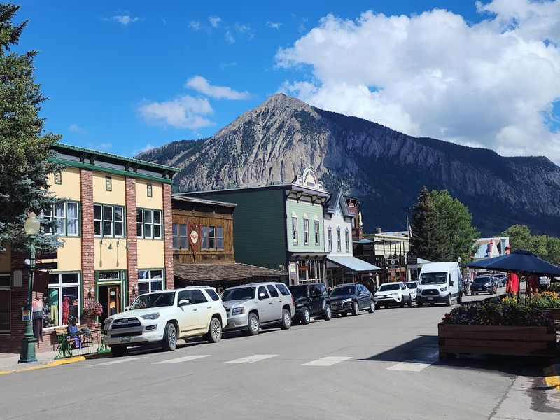 A Relaxed, Old-School Ski Atmosphere That Feels Like Home