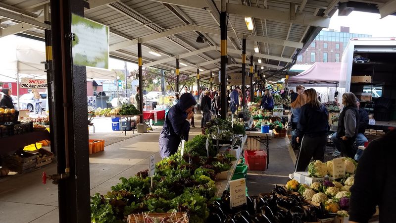 Weekend buzz without chaos