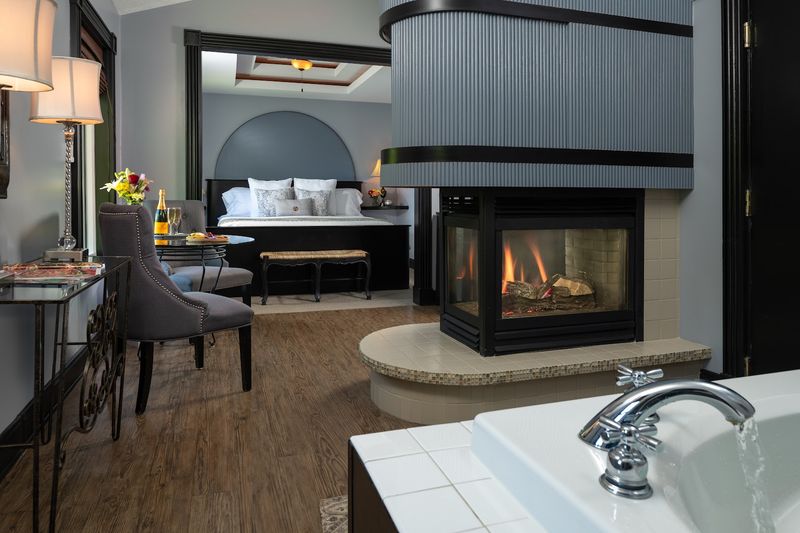 The rooms know the assignment