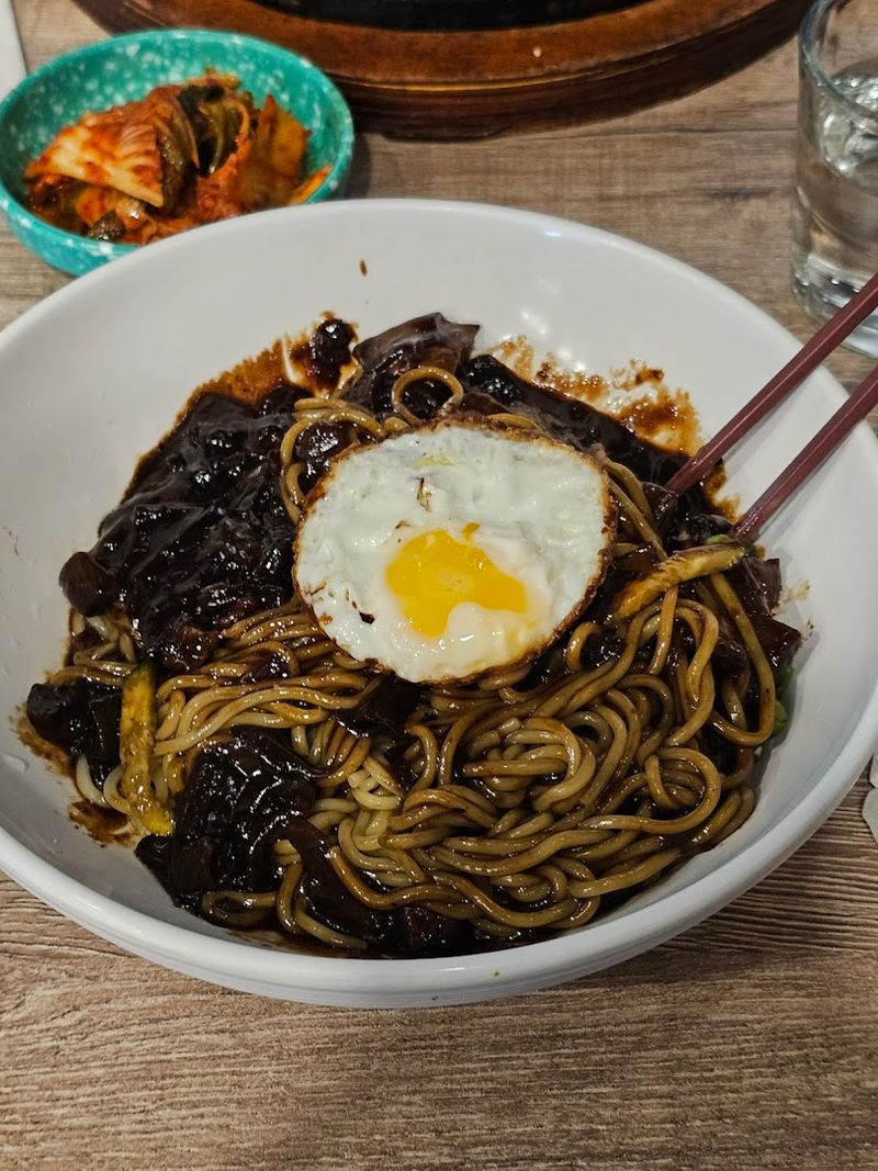 The noodle house identity