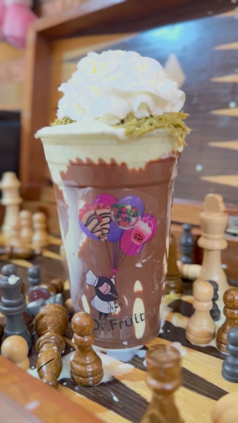 Games, Hangouts, and the Social Vibe