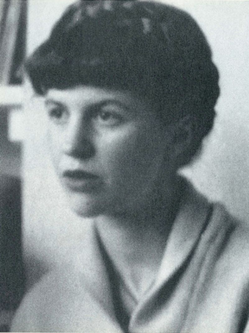 Sylvia Plath - The Voice That Echoed Too Loudly Inside Her