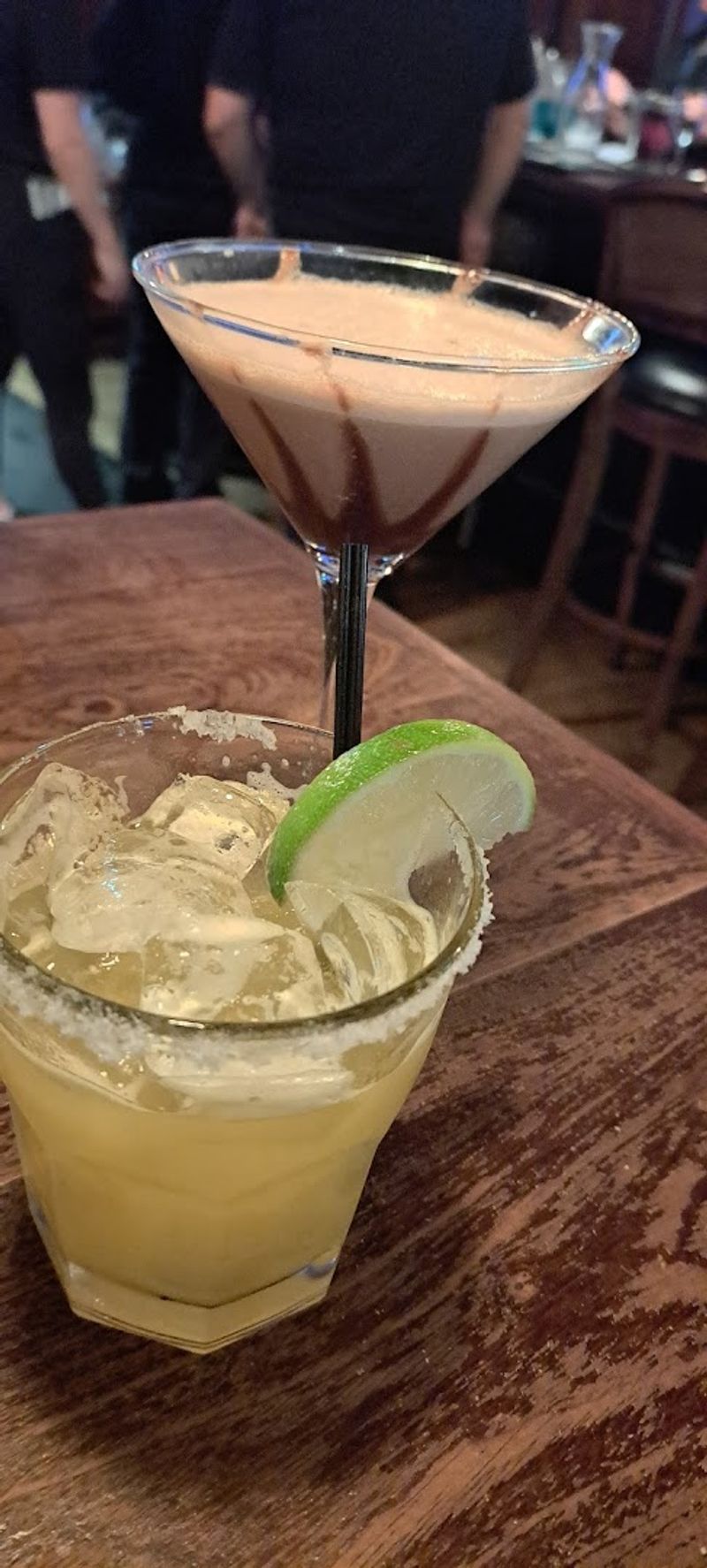 The Bar Scene That Keeps Regulars Coming Back