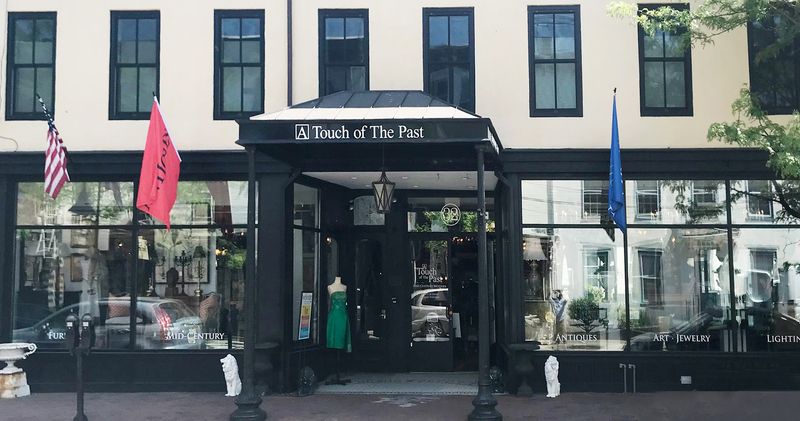 A Touch of the Past Antiques, Lambertville