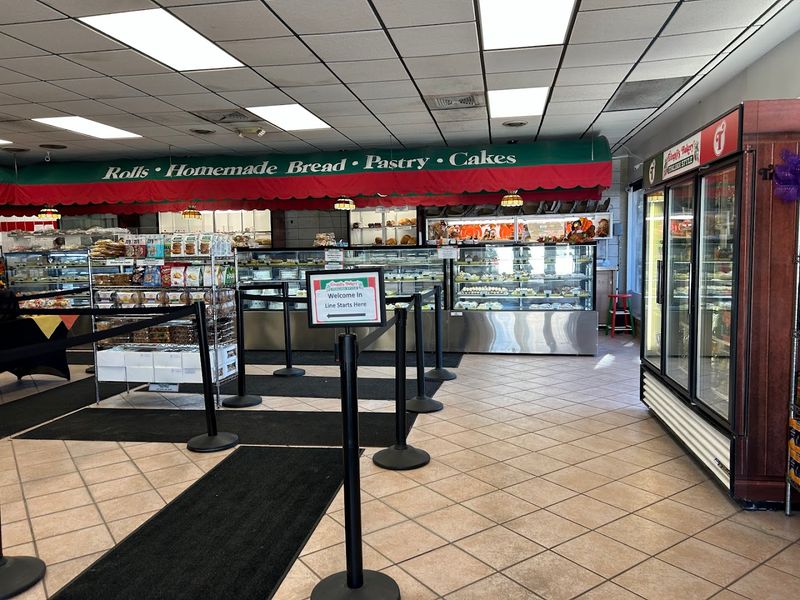 Tringali’s Bakery - Warren, MI