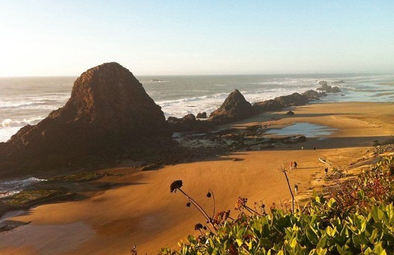 Cannon Beach, Oregon - Moody Coastline, Iconic Rock