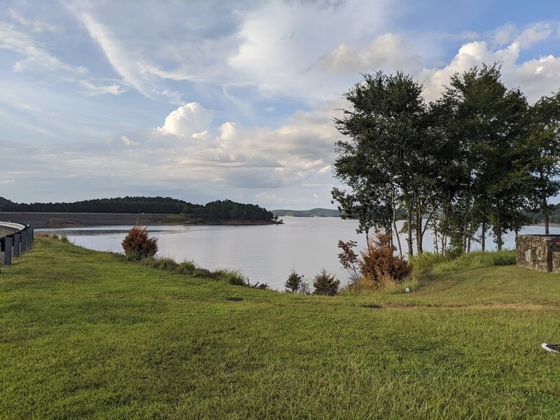 Broken Bow Lake: Water, Bass, and Open Skies