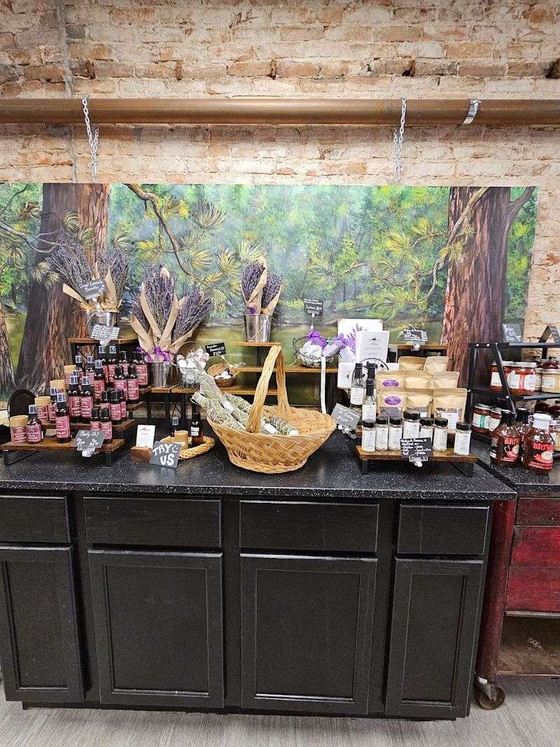 A Handy Stop for Gifts and Seasonal Shopping