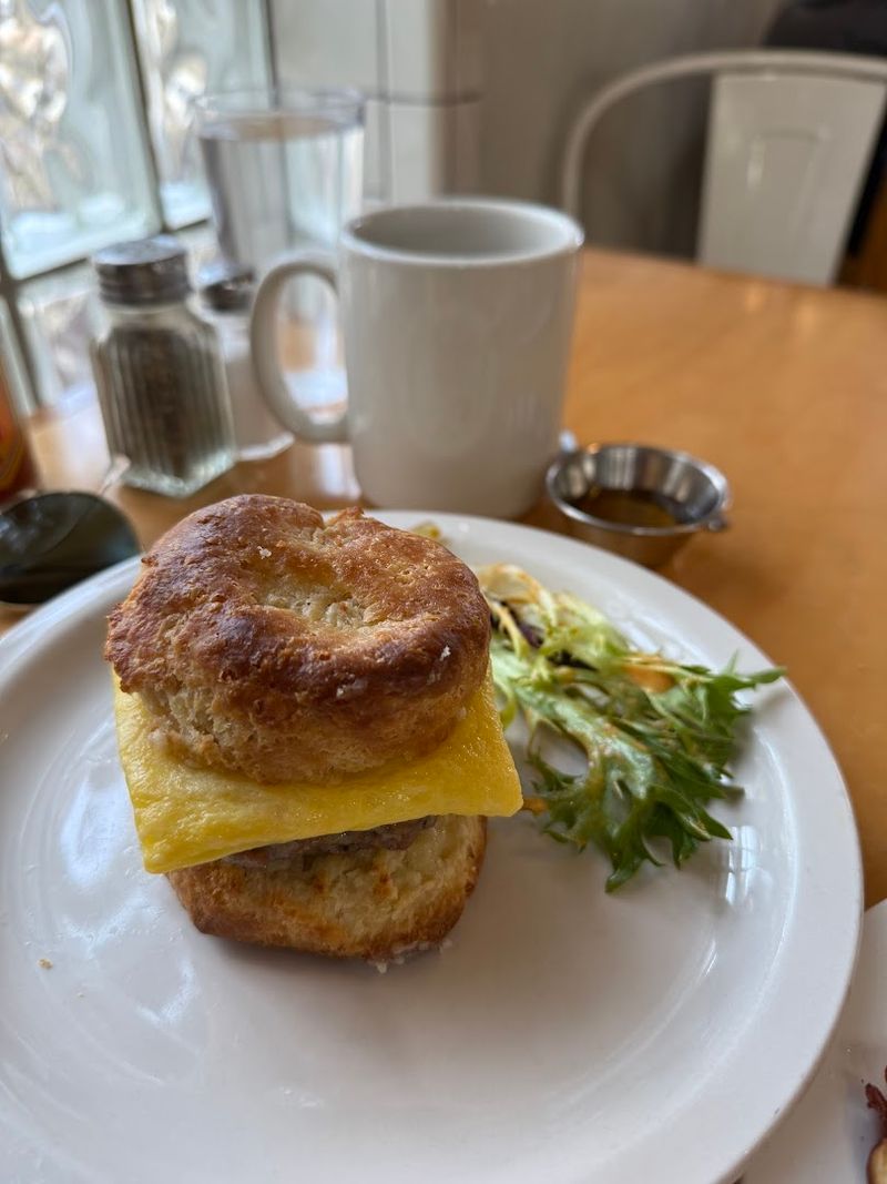 Coffee, comfort, and the morning crowd