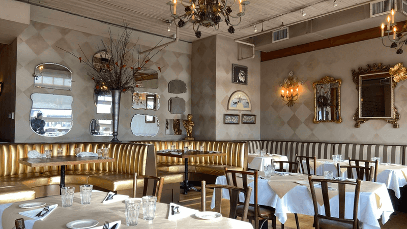 The Pink Door – Seattle, USA