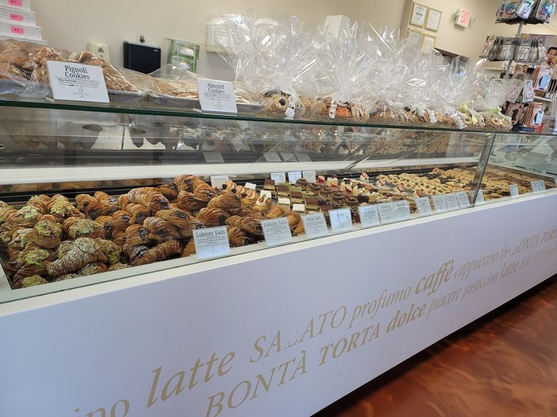 What to Know About Food Allergies Before You Visit