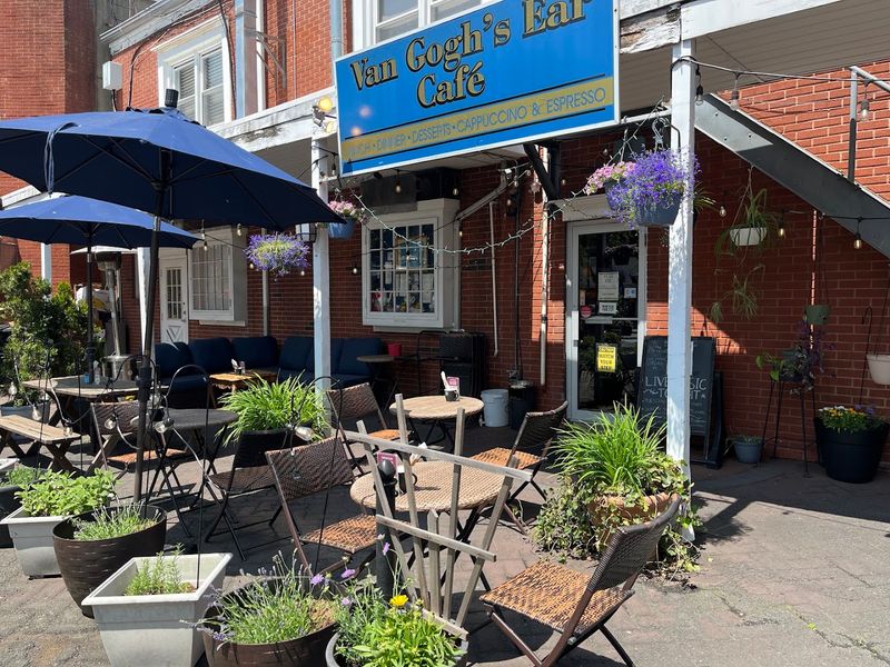 Outdoor Seating and the Back Patio Option