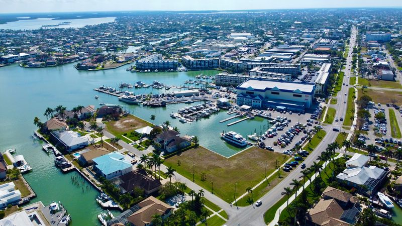 Getting Around and Practical Tips for Your Visit