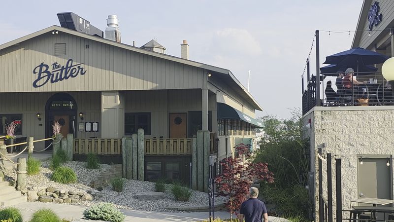 Service can shape the whole meal