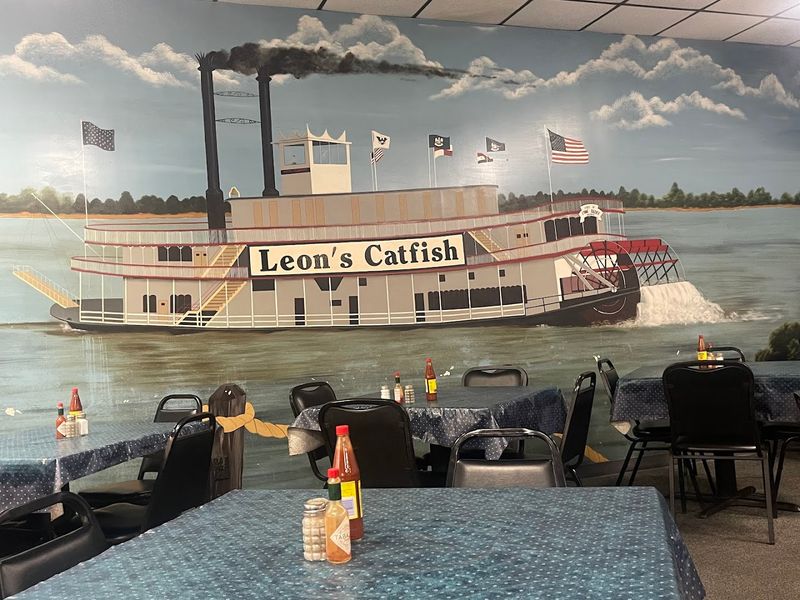 Leon's Catfish & Shrimp Restaurant — Pine Bluff