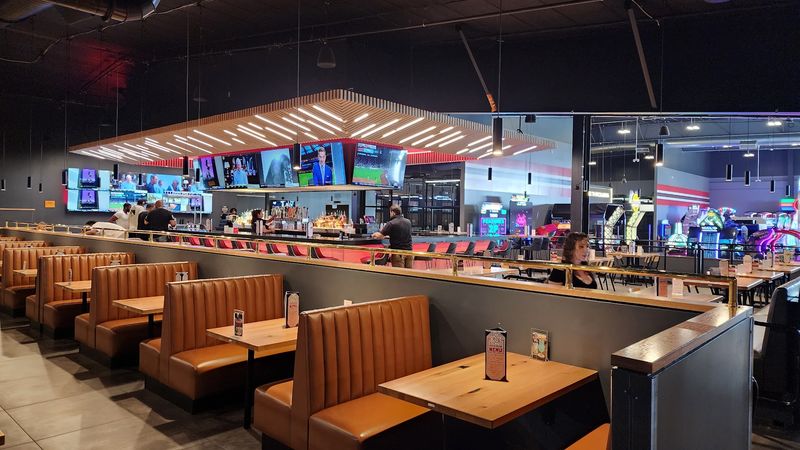 The Restaurant and Bar Scene Inside the Complex