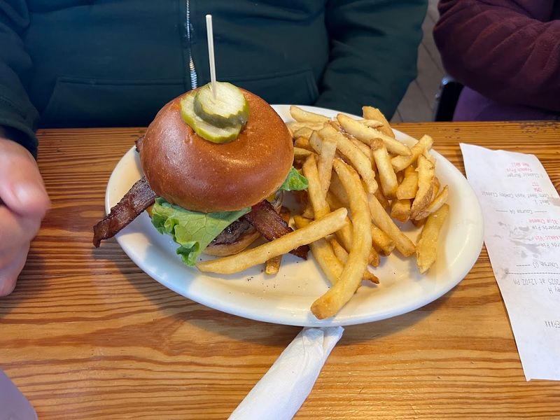 Lunch Favorites That Hold Their Own