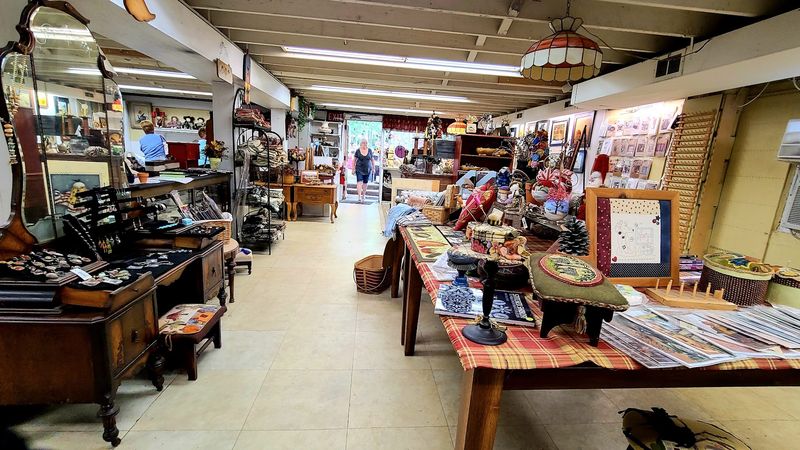The Antique Village That Draws Weekend Crowds