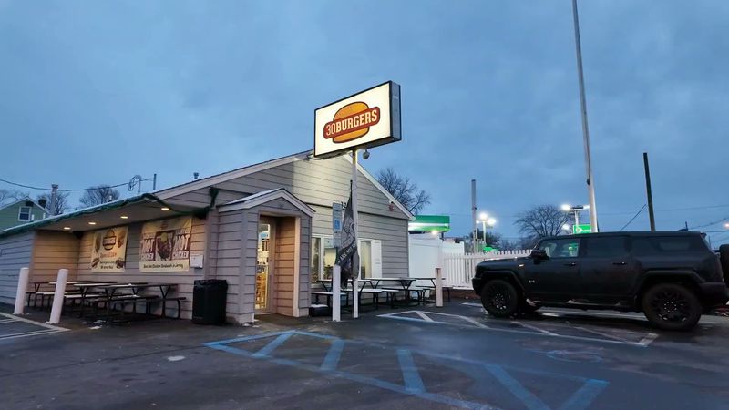 30 Burgers (Multiple locations)