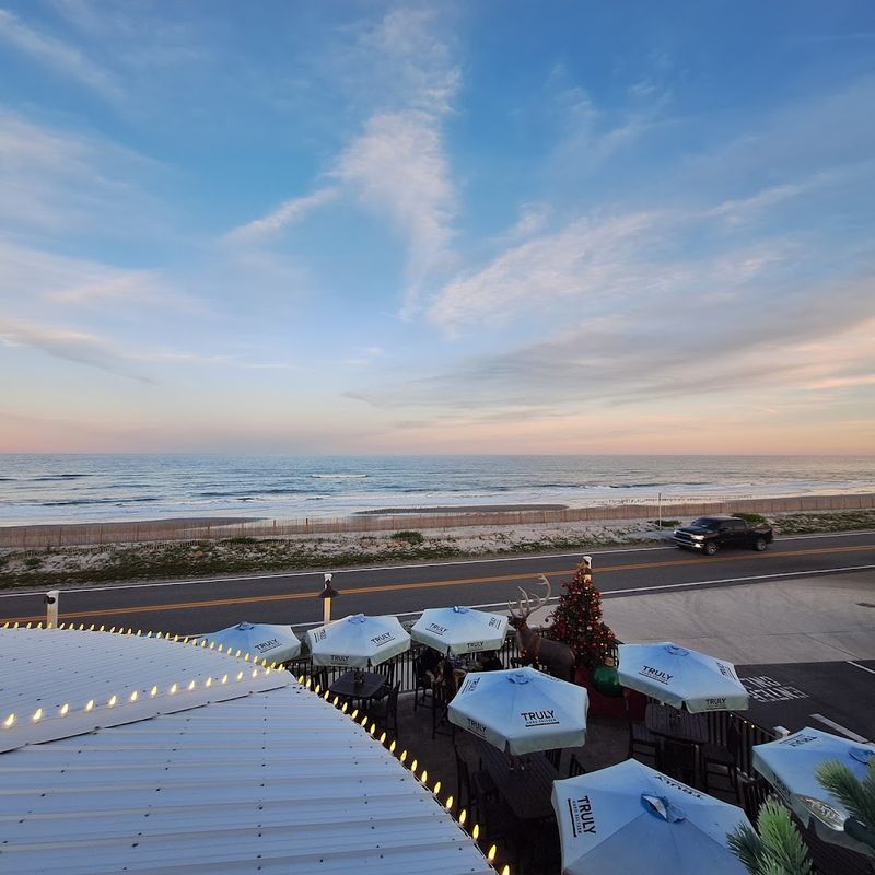 Sunset Dinners and Evening Vibes