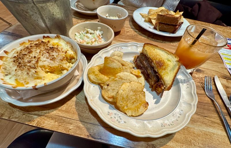 Comfort Sides and Crowd Favorites