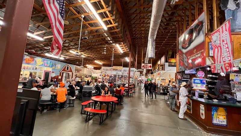 Red Barn Flea Market – Bradenton