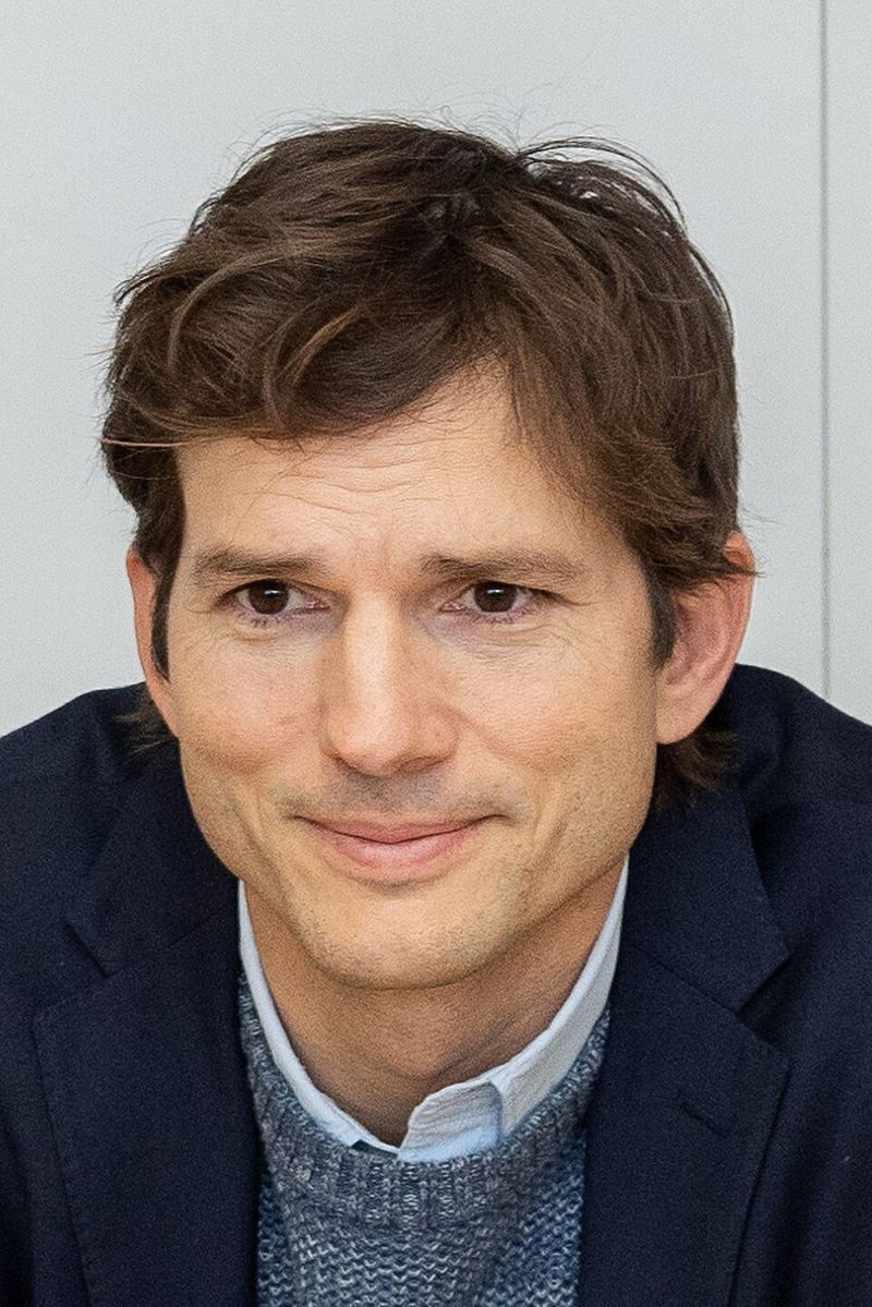 Ashton Kutcher - IQ ~160