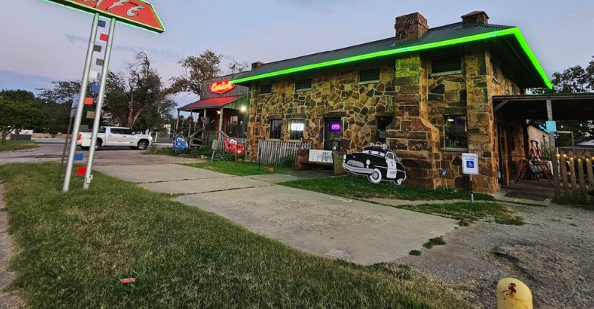 Don’t Let the Size Fool You – The Meatloaf at This Oklahoma Diner Is Incredible