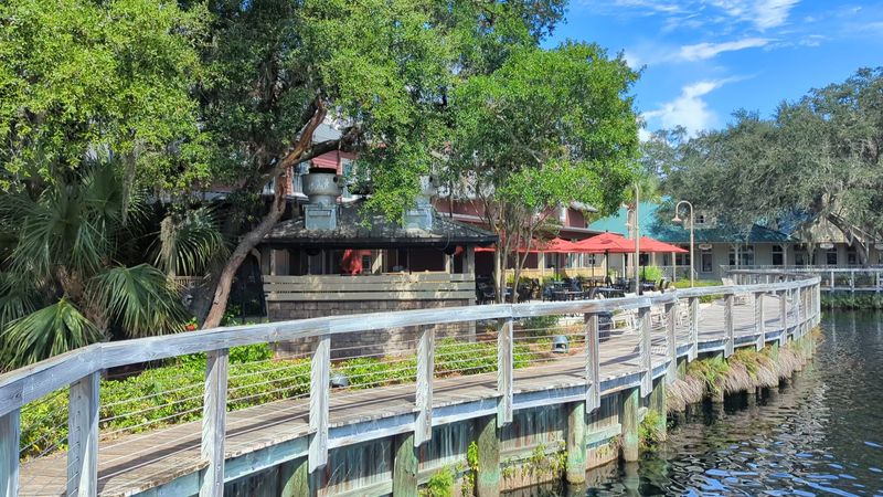 The Dining Scene That Reflects Local Flavor