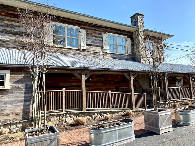 Hours, Reservations, and What to Expect on Arrival