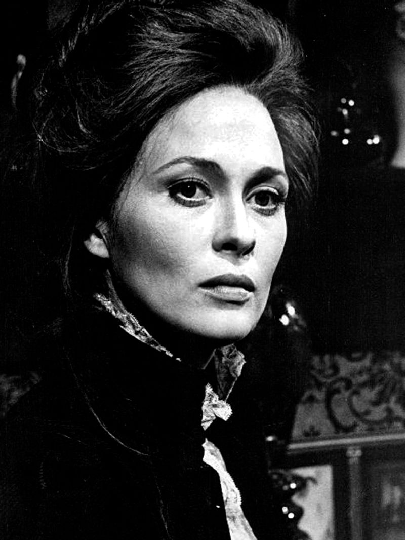 Faye Dunaway - Ice-Cold Glamour With a Razor Edge