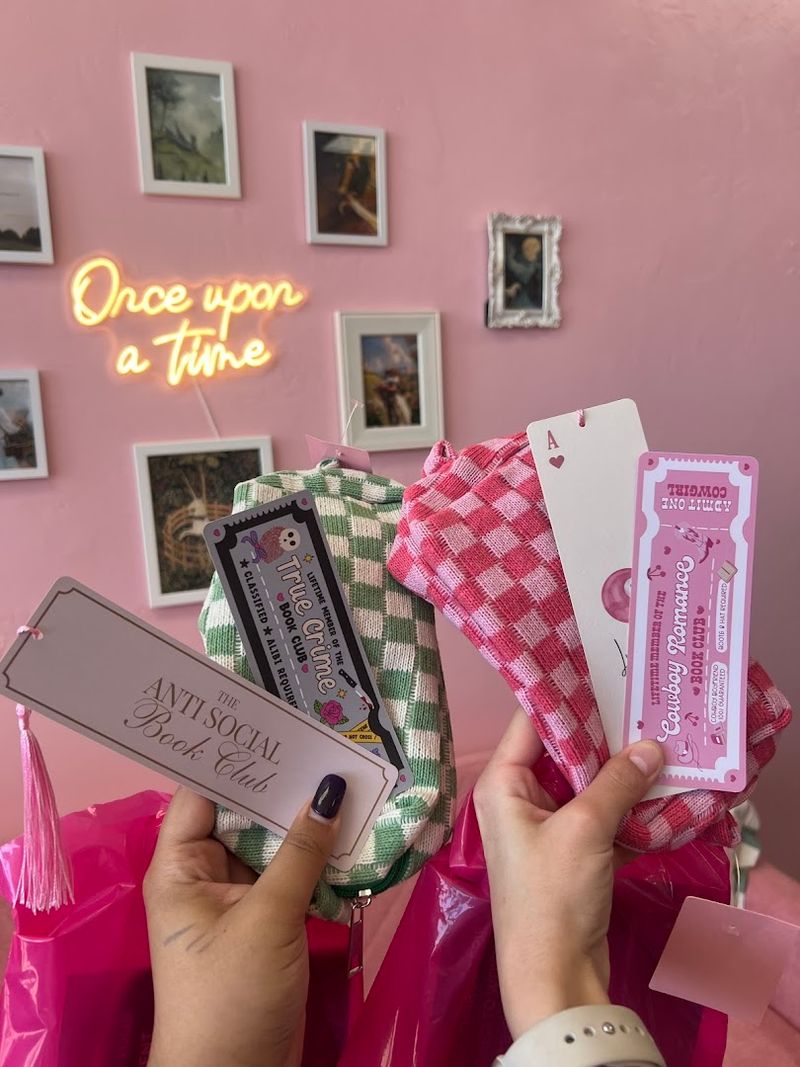 The Bookmark Bar and Reader Accessories