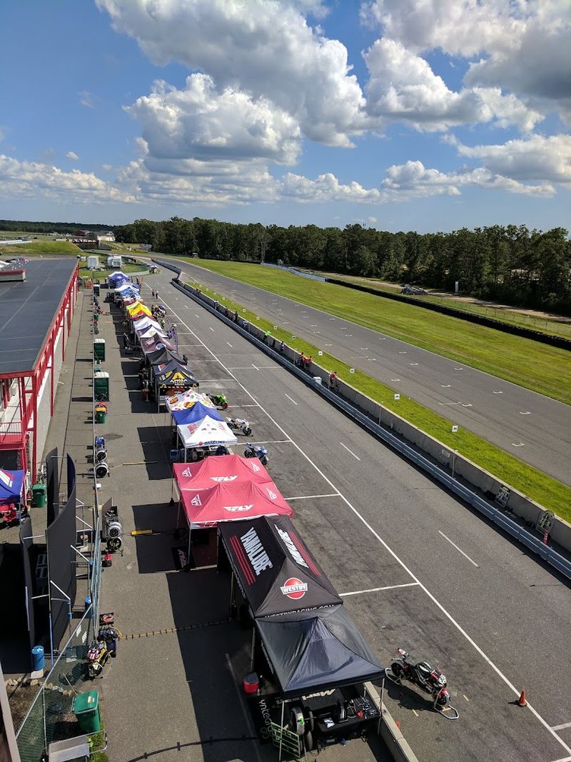 The Vendor and Shopping Scene