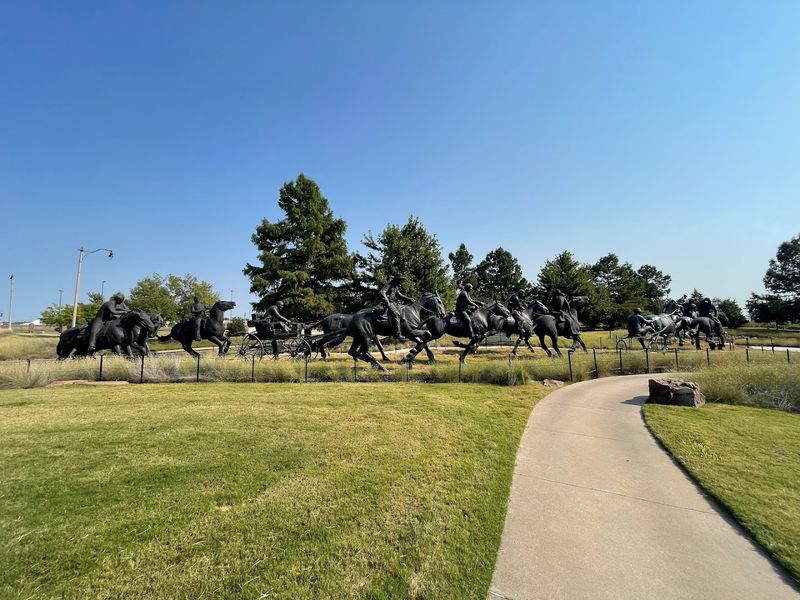 Why the sculpture feels so enormous