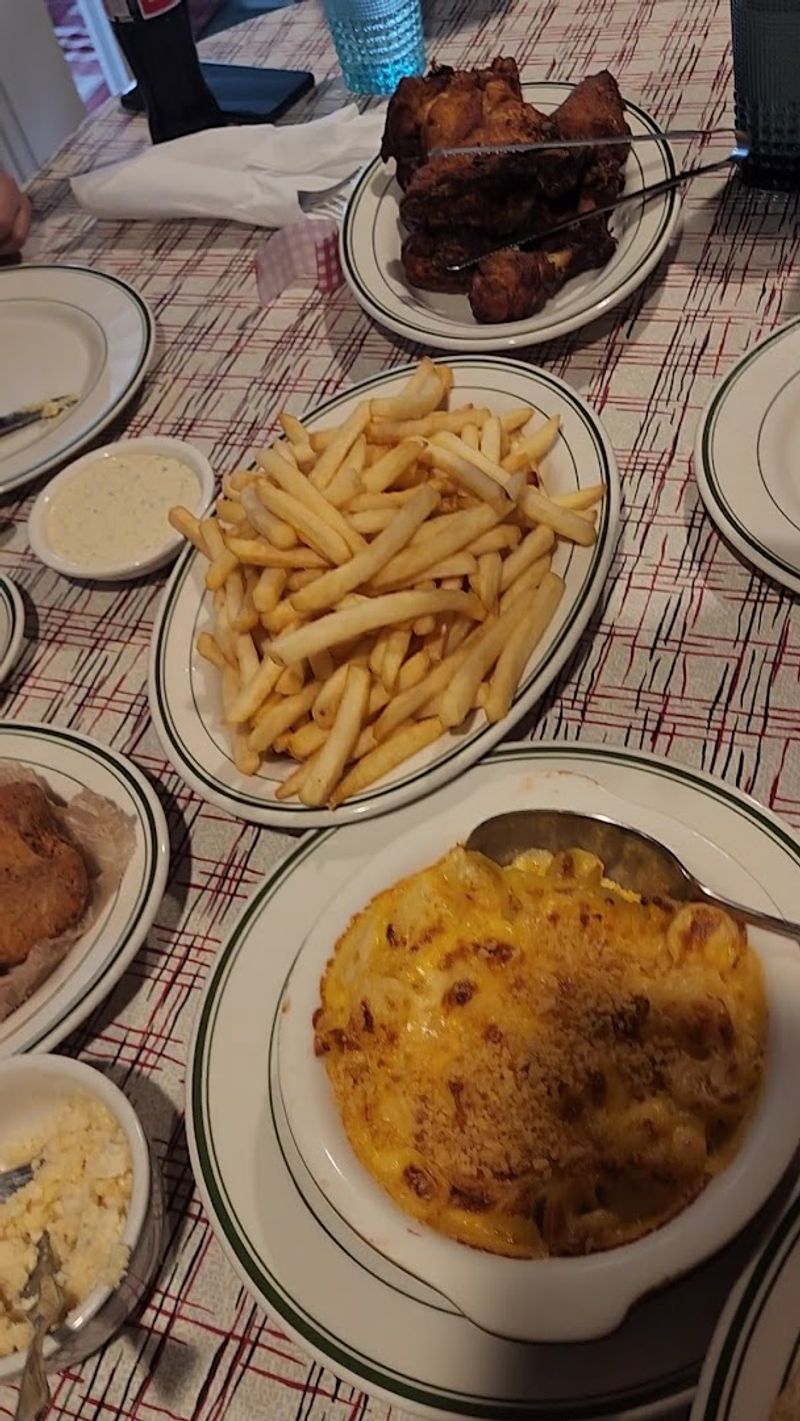 The Mac and Cheese: A Side Dish With Main Course Energy