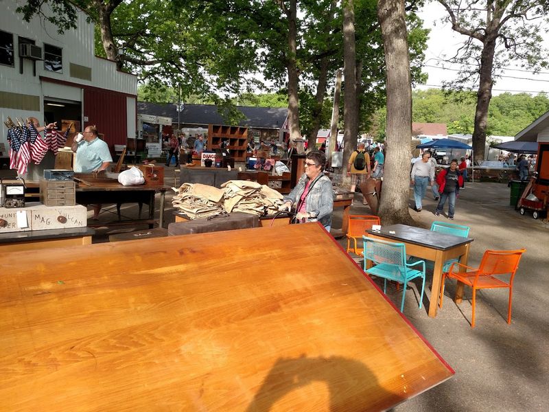 Shaded Aisles and Smart Layout: Designed for Comfort