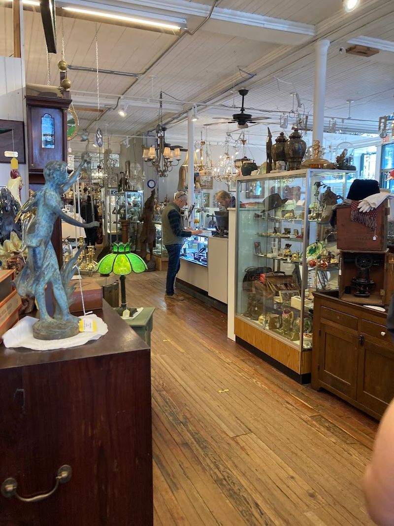 Over 50 Dealers Under One Roof