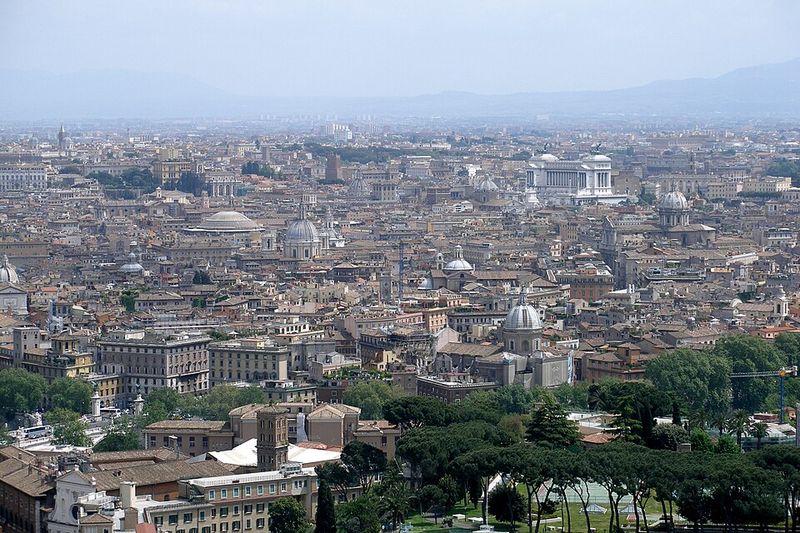 Italy: Conversations Are Loud and Full of Hand Gestures
