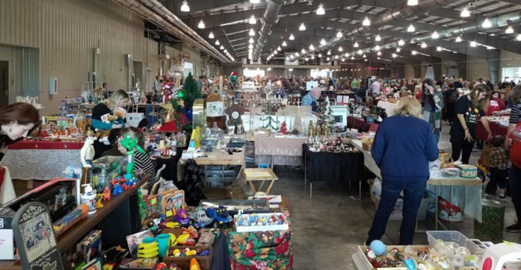 Get Lost in 50,000 Square Feet of Shopping at This Oklahoma Flea Market