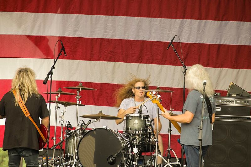 “Dreams I’ll Never See” – Molly Hatchet