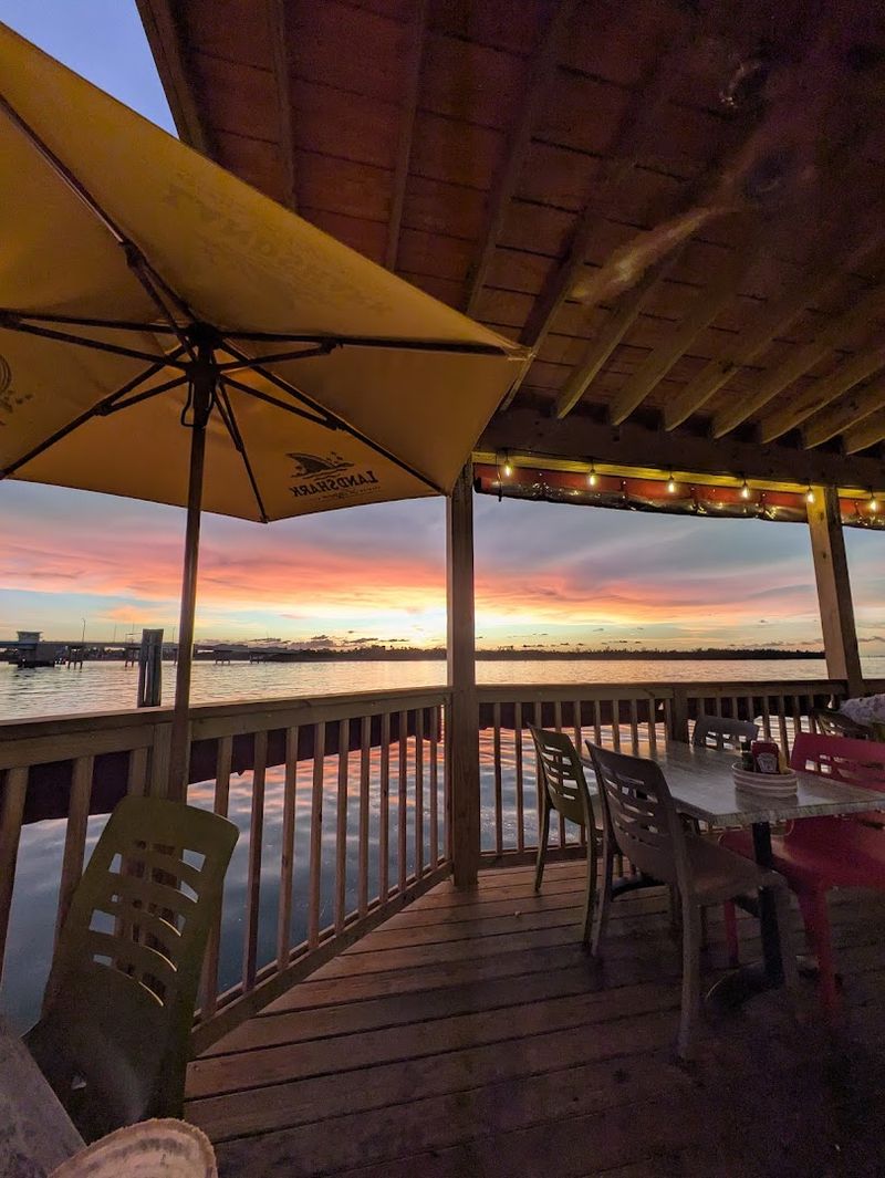 The Waterfront View That Keeps People Coming Back