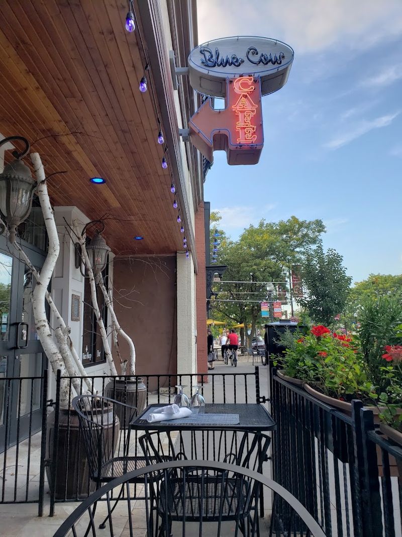 The Outdoor Seating That Surprised a Pair of Travelers