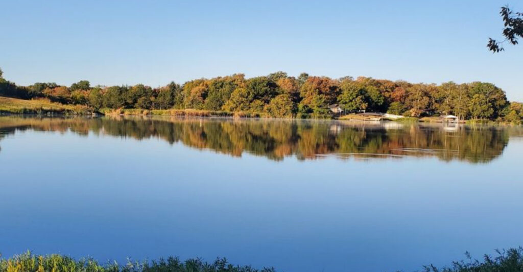 Hidden Lakeside Escape in Southeast Oklahoma Is a Springtime Favorite