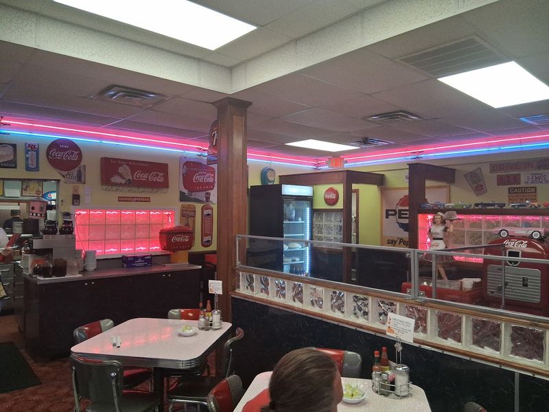 Practical Tips for Your Visit to Sherri's Diner