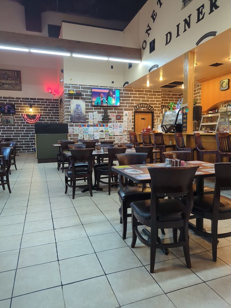 Why This Diner Keeps Drawing Crowds