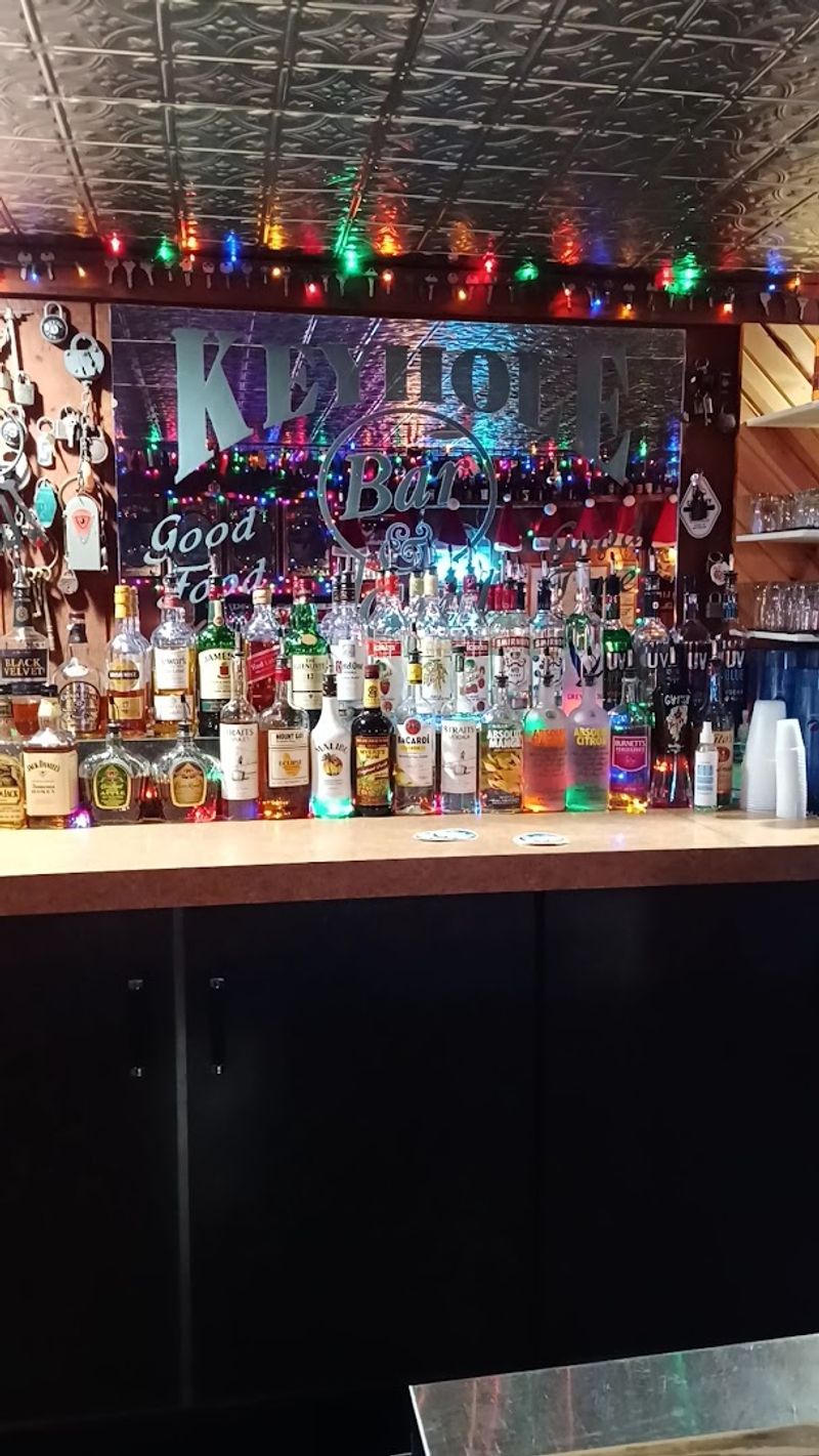 The Regulars, the Road-Trippers, and the Mix That Makes It Work