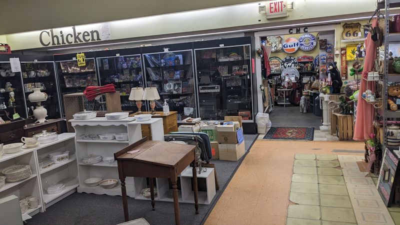 The Furniture Finds That Stop You Mid-Stride