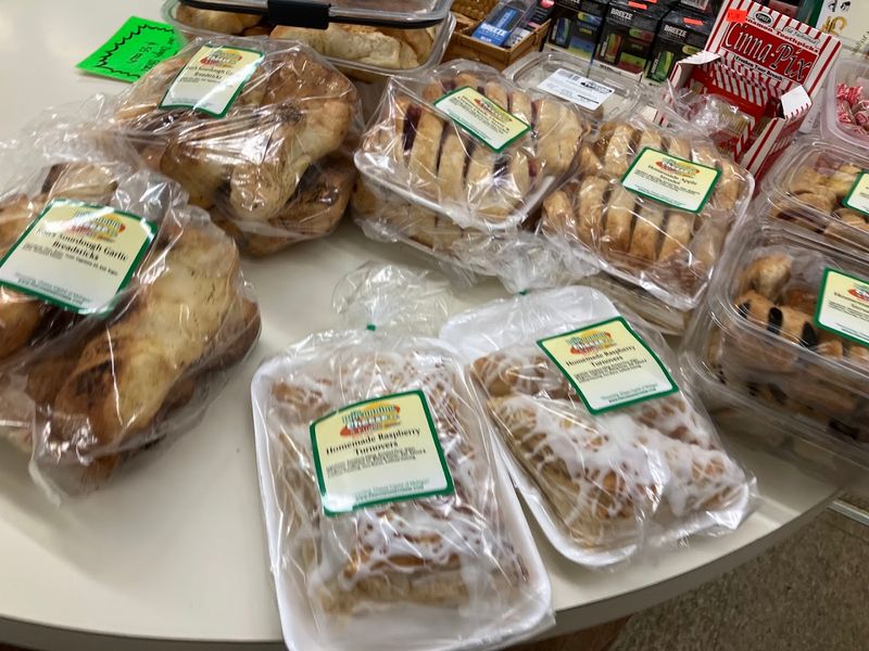 The Subs and Ready-to-Eat Options for Hungry Visitors