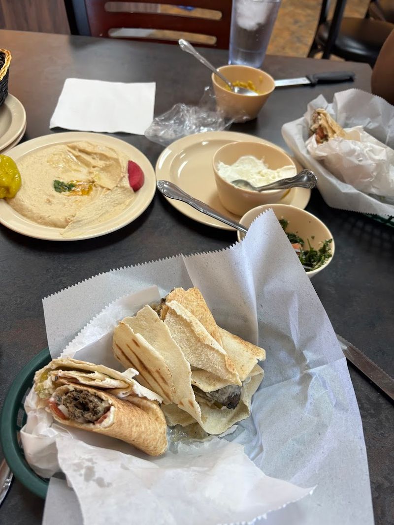 Vegan and Vegetarian Diners Have Found Their People Here