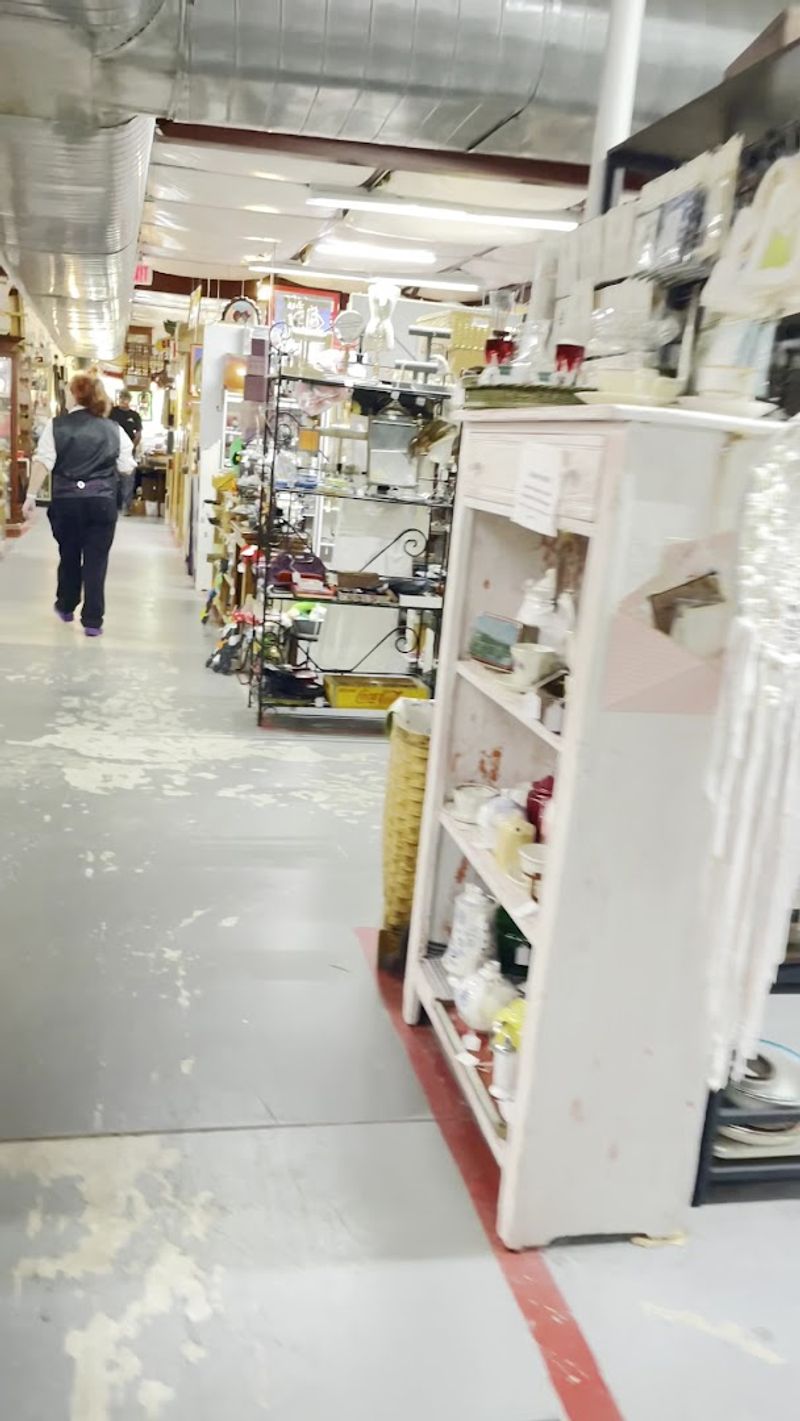 The Staff and the Shopping System